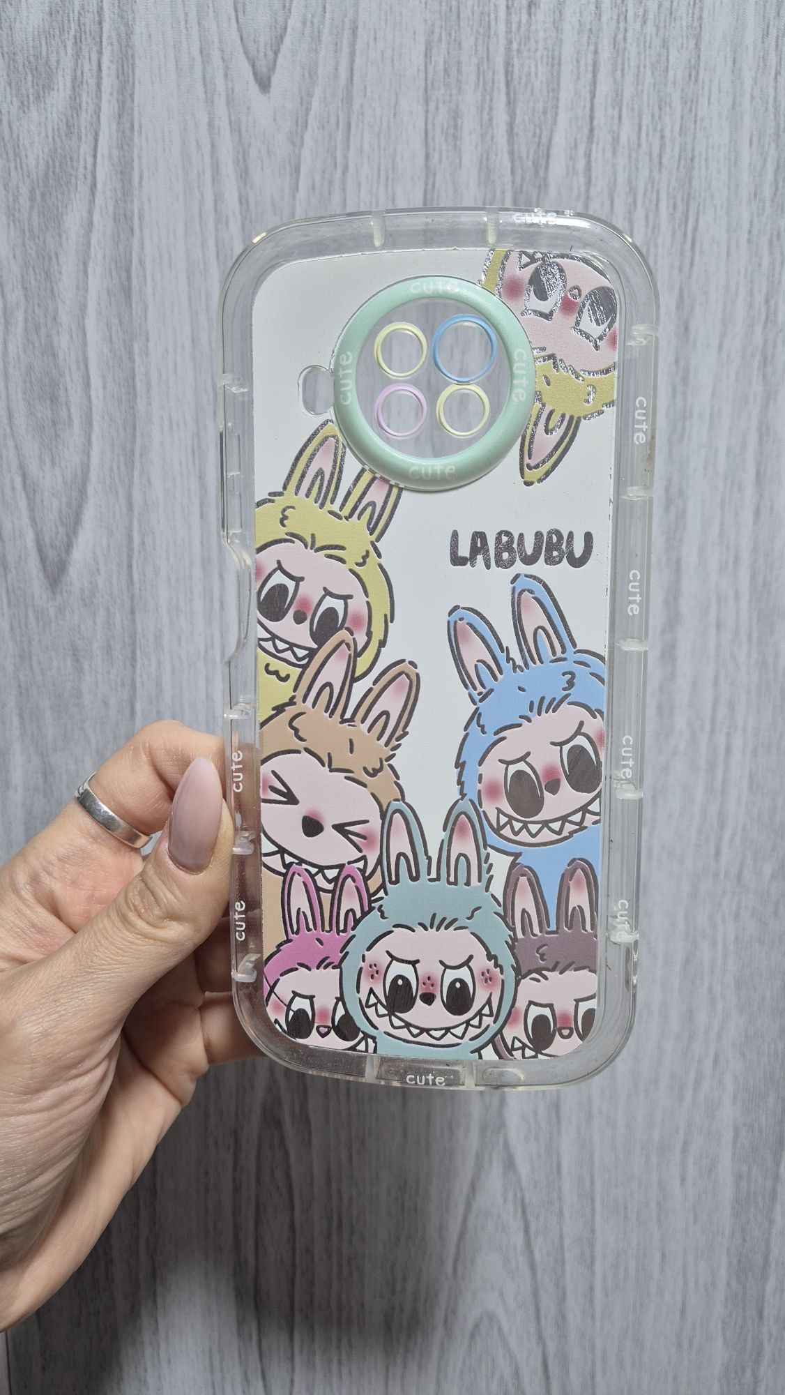 Продам новый чехол La Bubu
