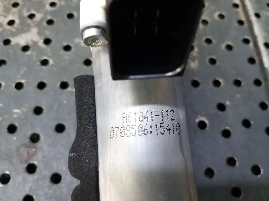 Motoras macara dreapta fata mercedes cla x117 a61041112
