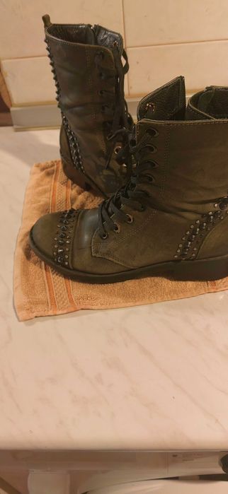 Боти естествена кожа в зелен маслен цвят