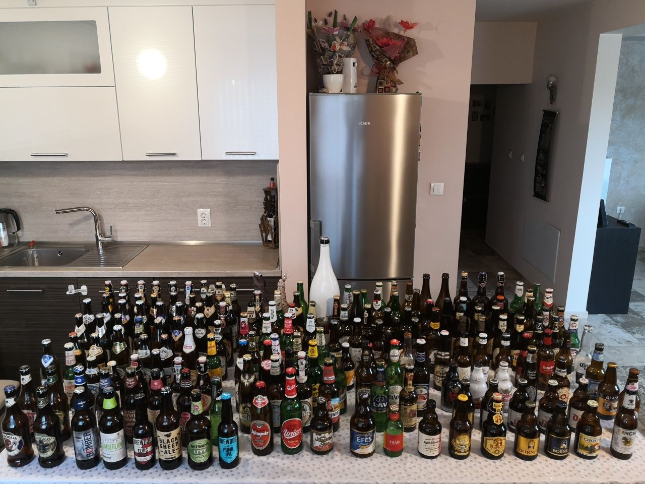 Колекция от 200 бирени бутилки