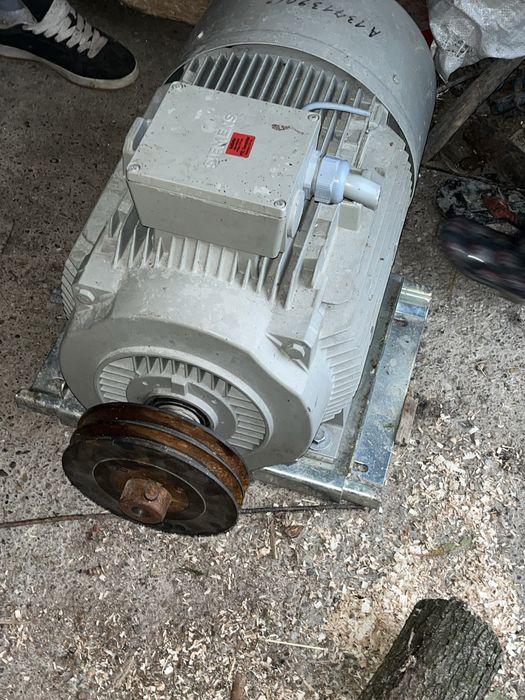 De vînzare un motor în trei timp