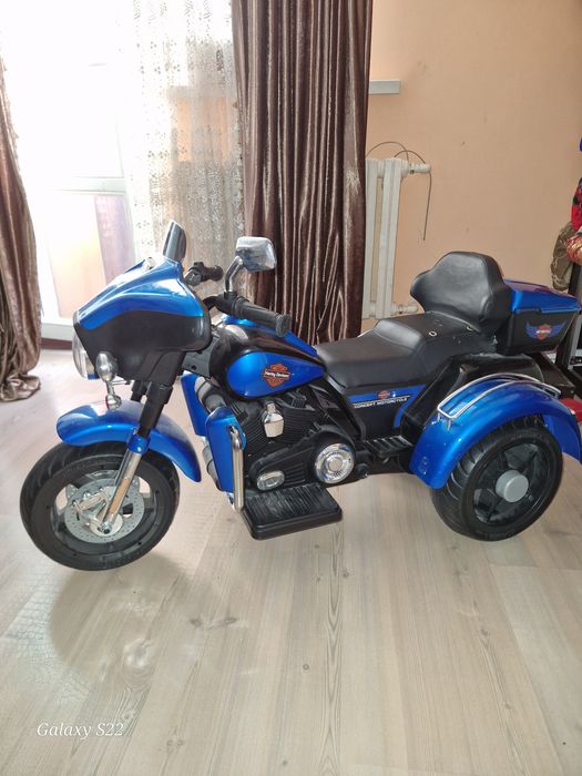 Продам детский мотоцикл на аккумуляторе