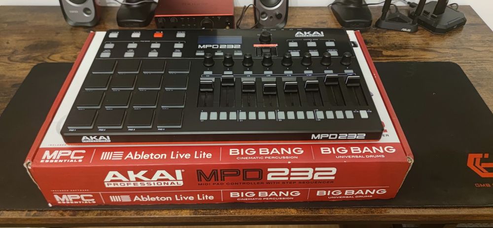 Vand Akai MPD 232 pad controller midi usb rgb Black