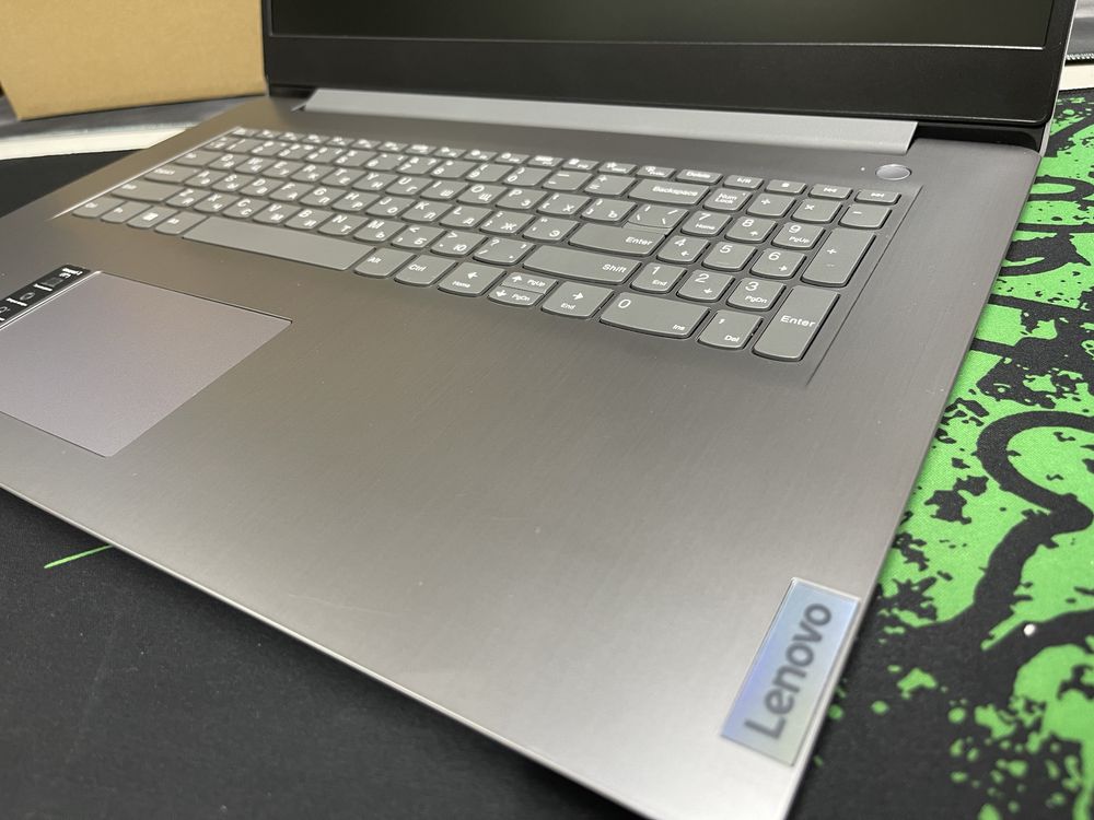 Lenovo ideapad 3-17 Core i3-1115G4/8Gb/256Gb