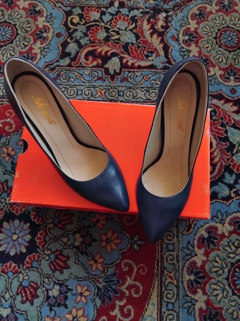 Pantofi din piele