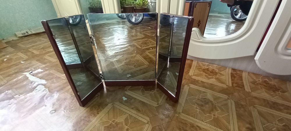 Куз ойналари бир жуфт