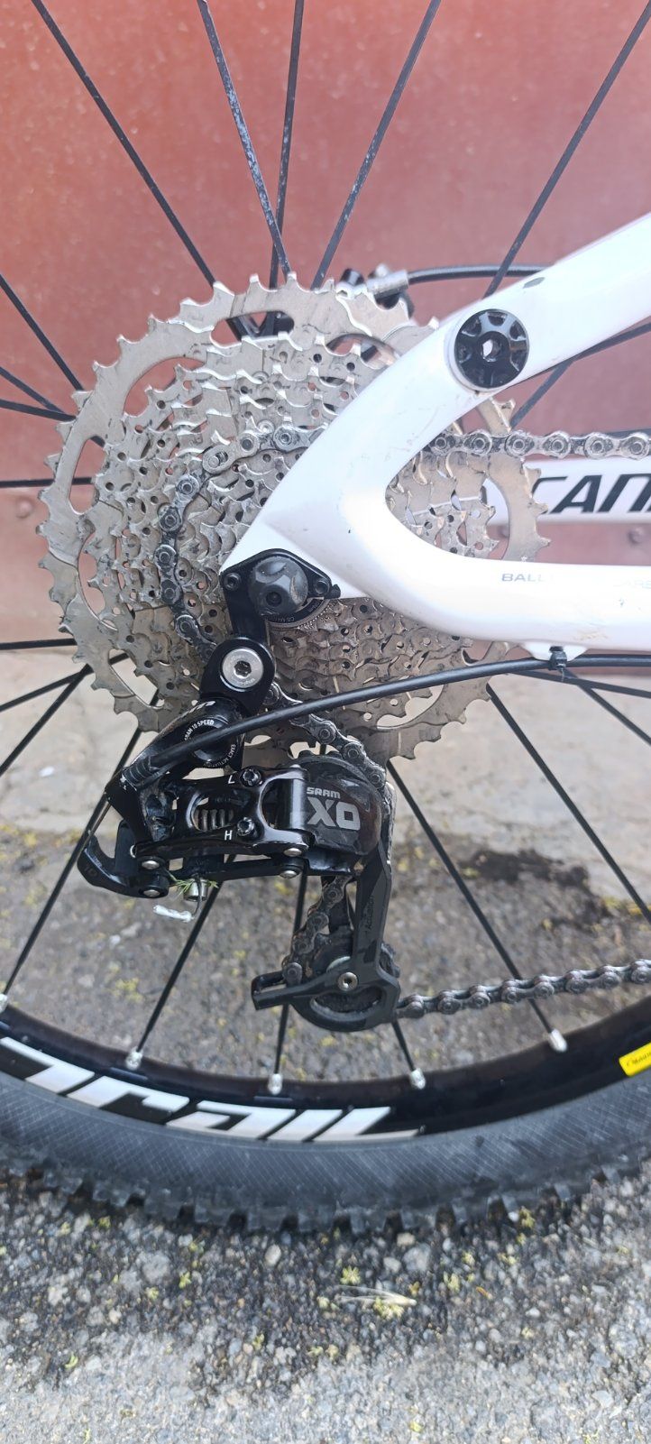 Висок клас карбонов велосипед Cannondale Trigger Carbon 2