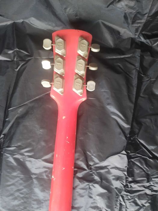 китара полуакустична  Йолана