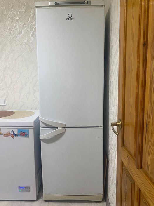 Продам холодильник