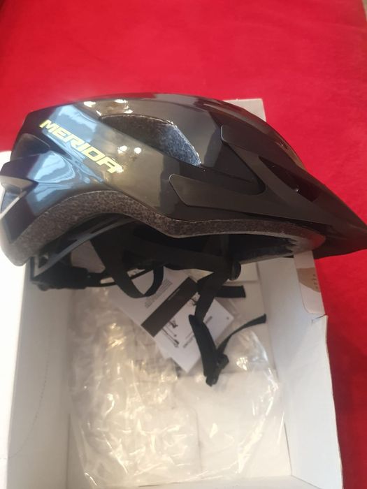 Vand casca bicicleta Merida Noua