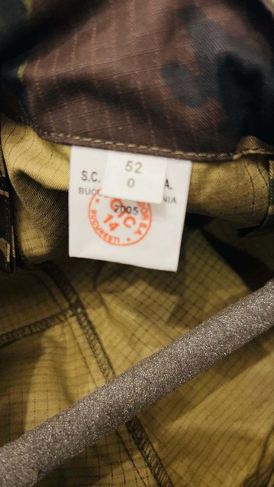 Vand costum militar marimea 52