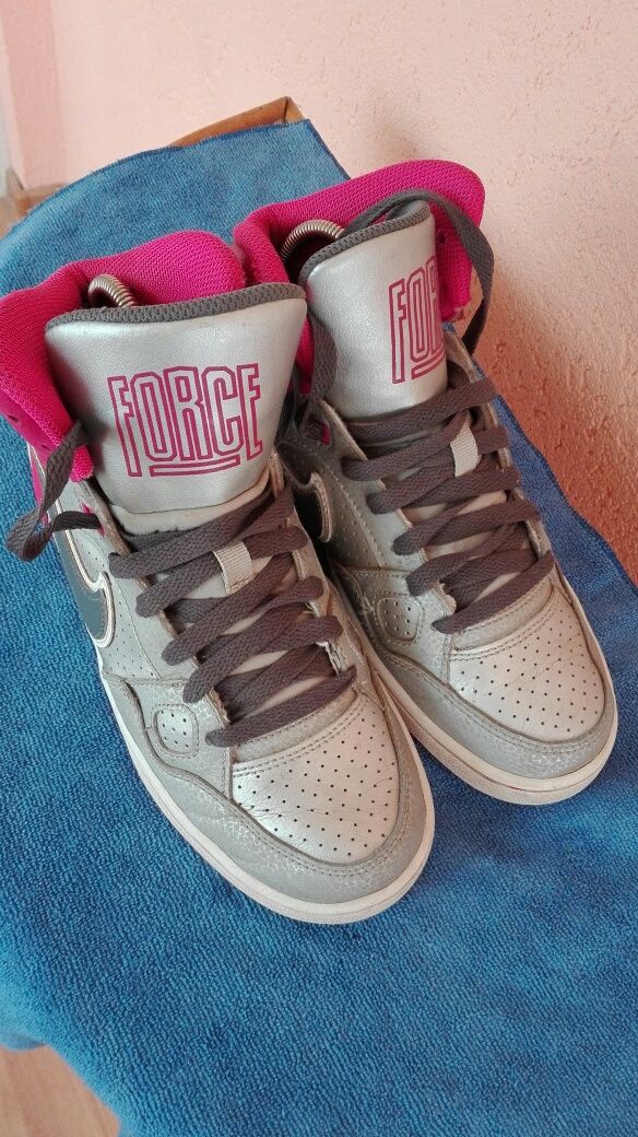 Bascheti Nike Force nr 37,5