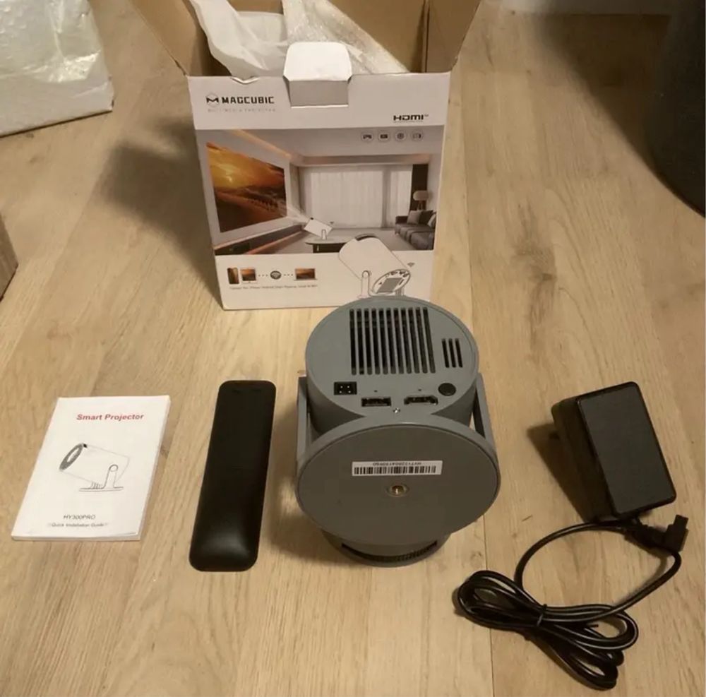 Videoproiector nou