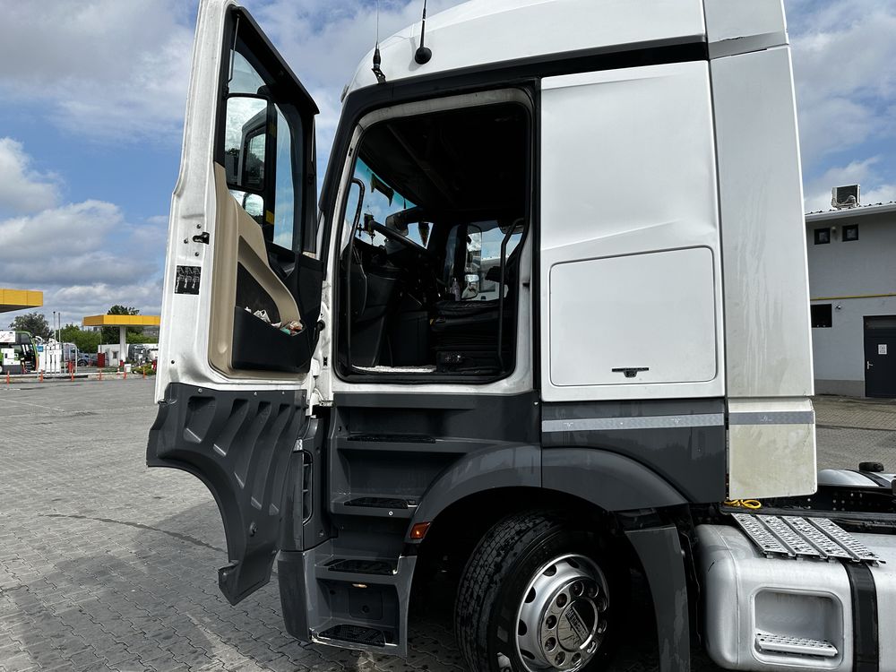 Vand Mercedes Actros MP4 Mega euro 6!