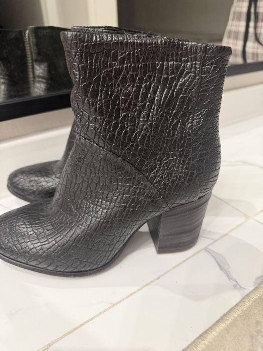 Обувь женская, ботильоны черные , под крокодила, настоящие Итальянские