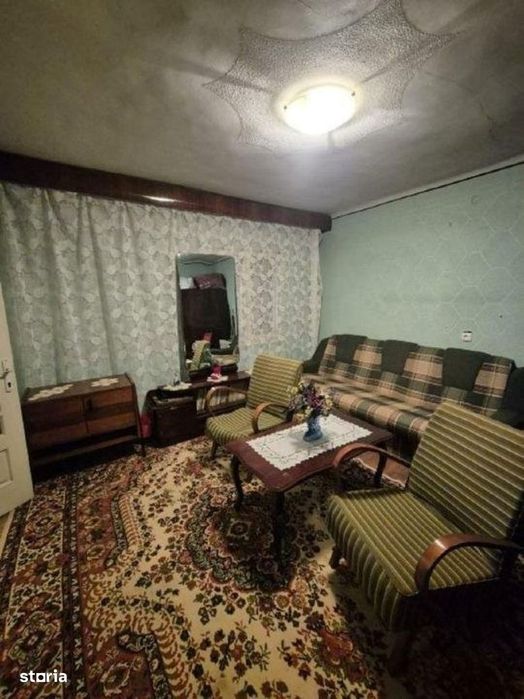 Casă de vânzare cu 4 camere, zona Coiciu