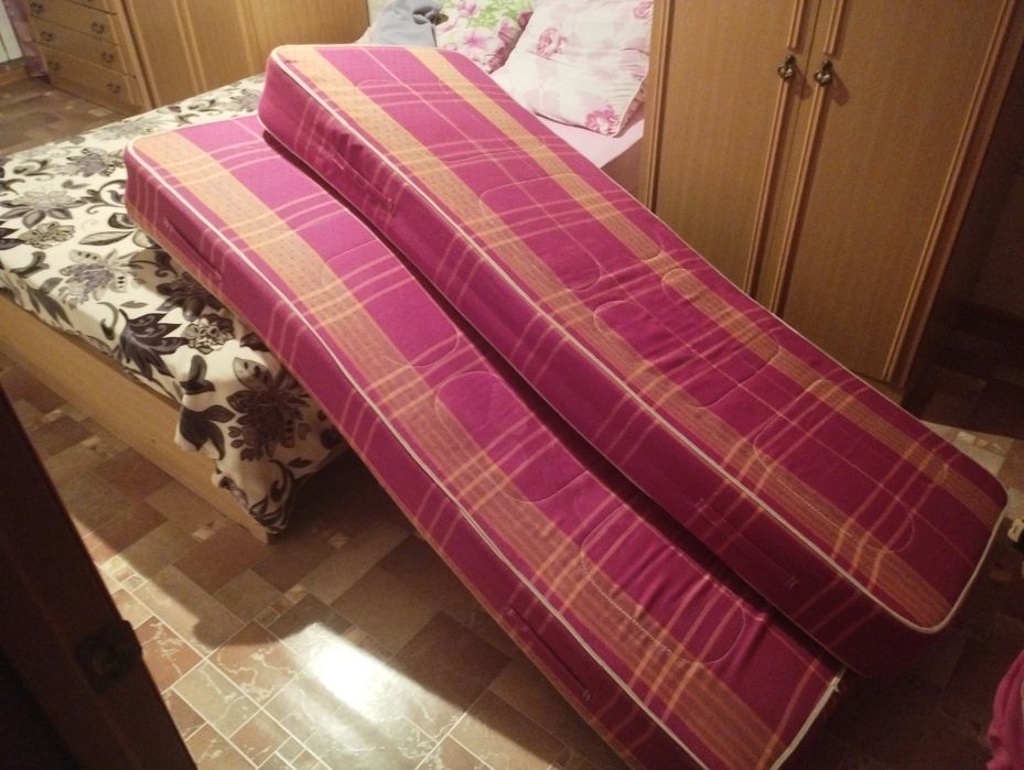 Продам два матраса