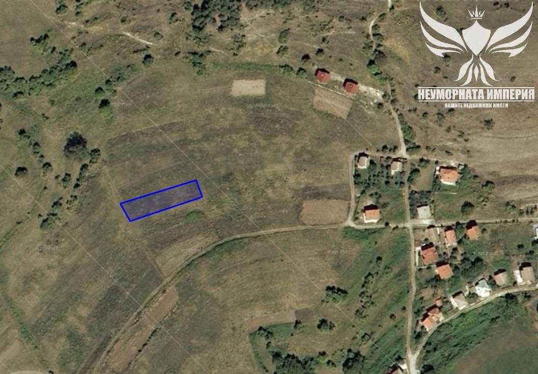 Продавам земеделска земя 885кв.м. в село Орехово обл.Смолян