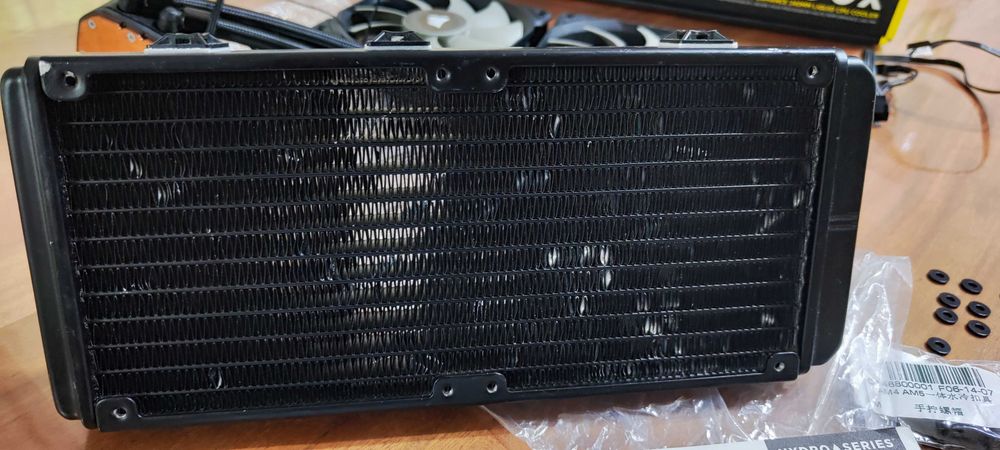 Водно охлаждане Corsair H100x за процсори AMD/INTEL