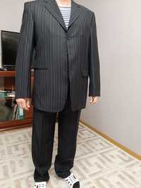 Продам мужской костюм Италия