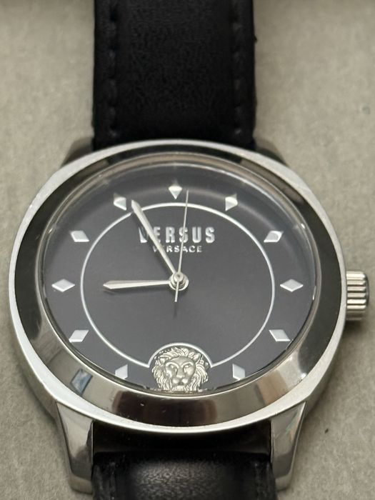 Часовник Versace versus  vspbu0118