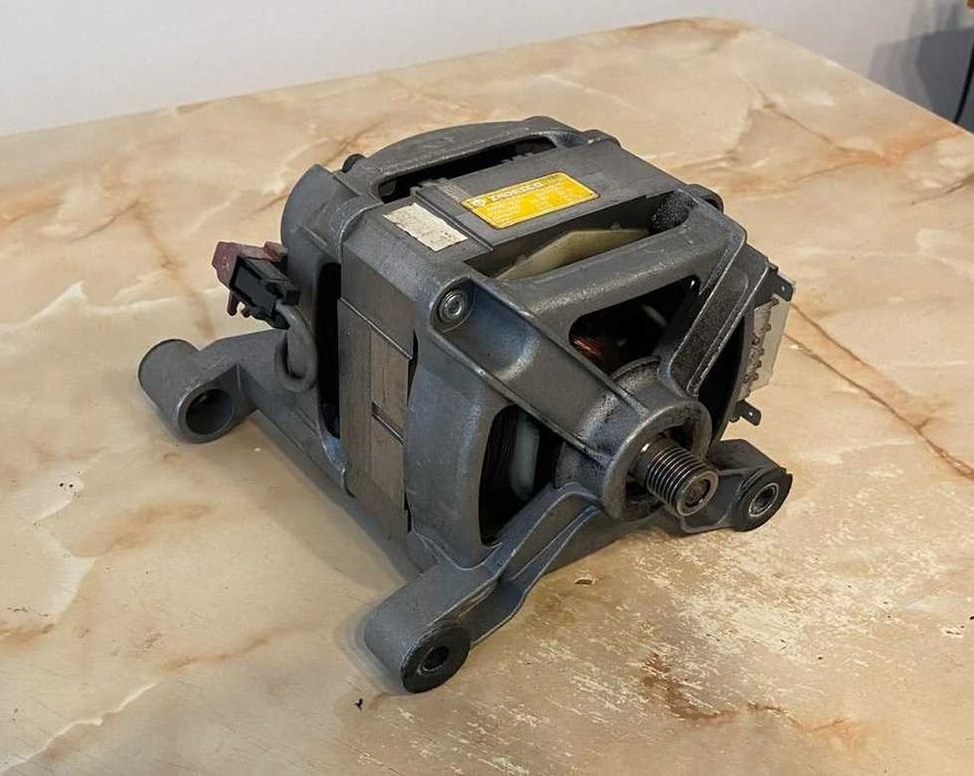 Motor masina de spalat Indesit  INDESCO 940N1S.01 6 pini