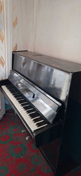 Пианино Ласточка