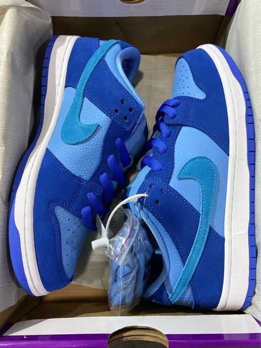 Nike SB Dunk Low Blue Raspberry