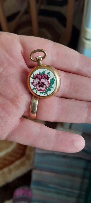 De vanzare ceas mecanic de buzunar ,cu email în stare perfecta de func