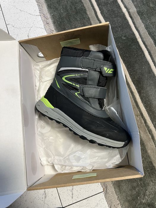 Детски апрески 35номер , чисто нови