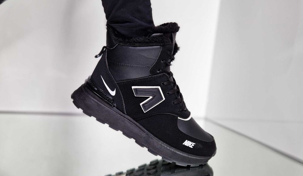 Дамски зимни спортни боти  Facebook Monika Ivanova