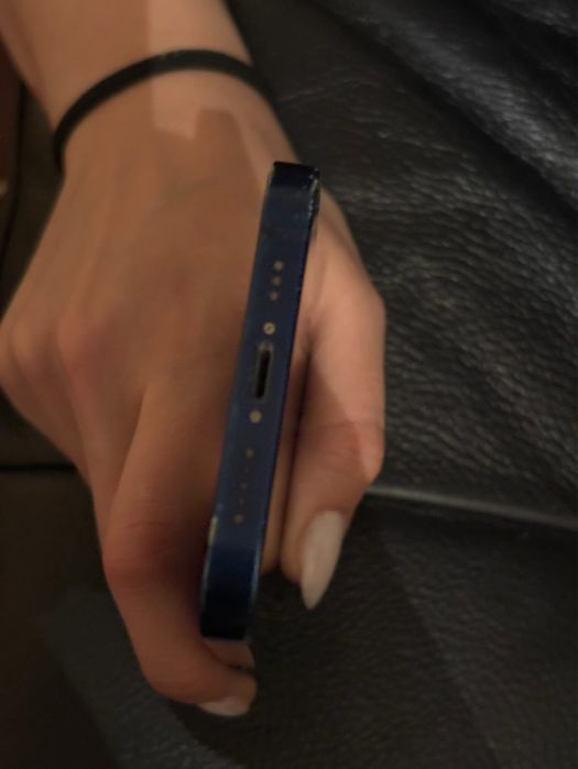 Продавам İphone 12