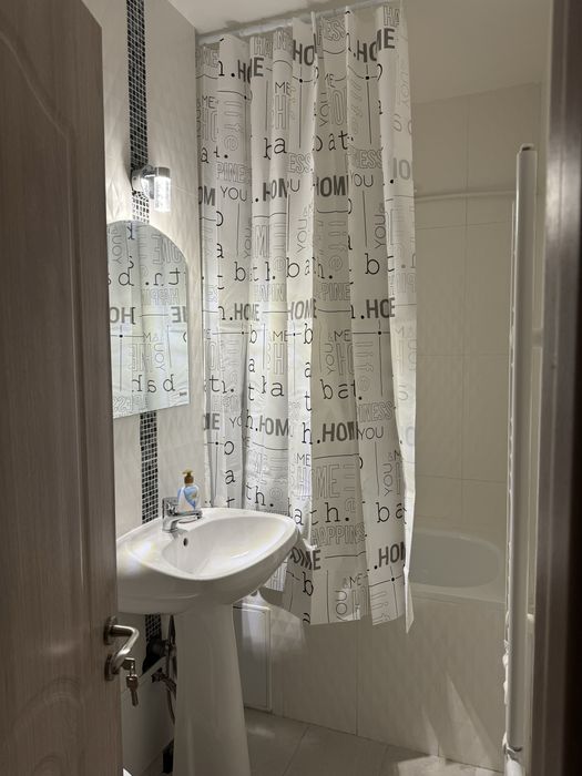 Vand Garsoniera decomandata centru