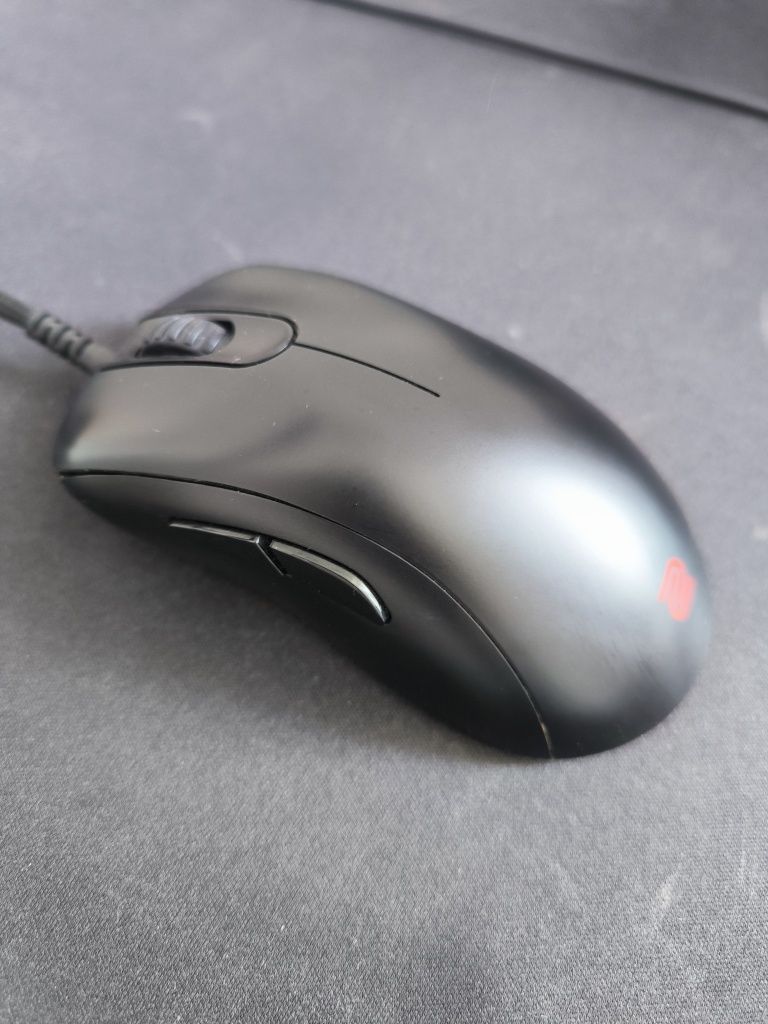 Продам игровую мышку zowie ec3-c