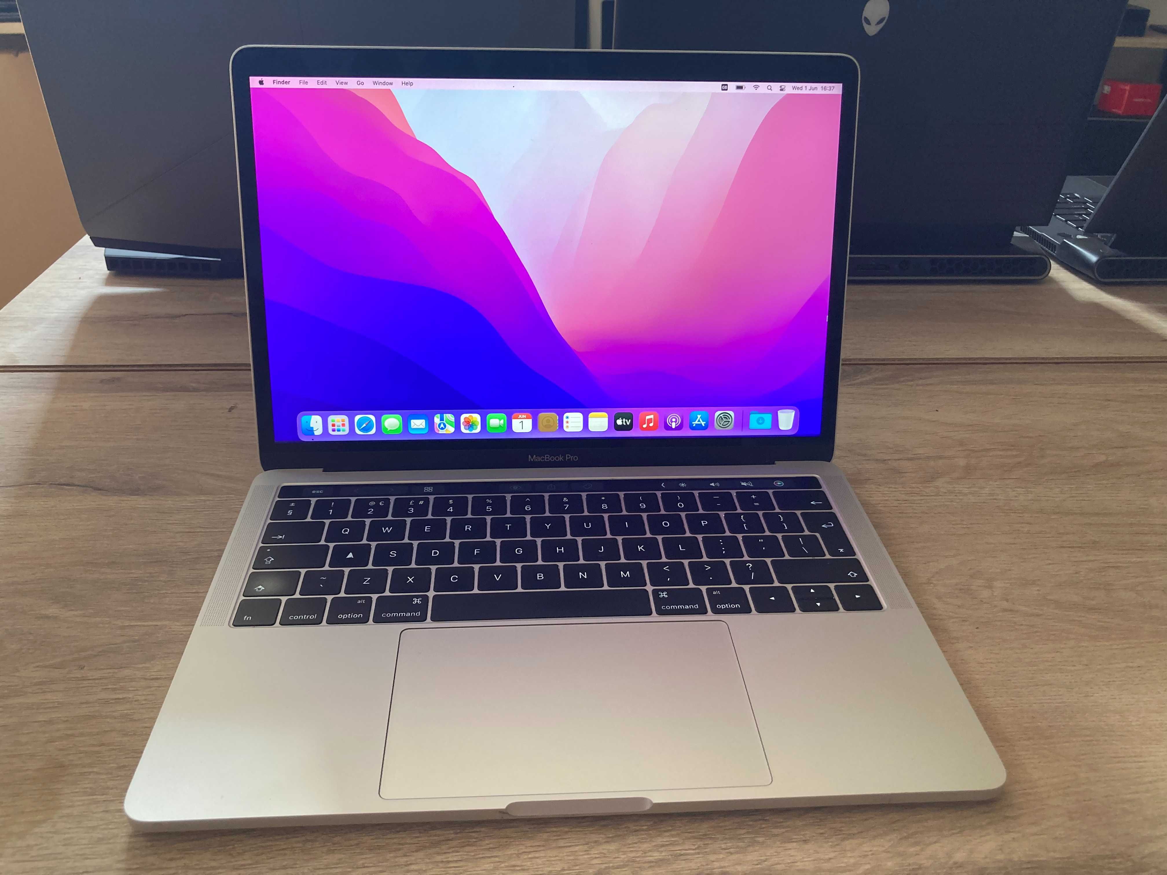 Лаптоп Apple Macbook PRO 13 2016 I5 8GB 256GB SSD с гаранция A1706