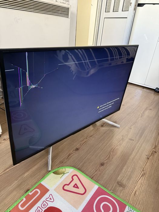 Sony bravia 43 inca пукнат дисплей