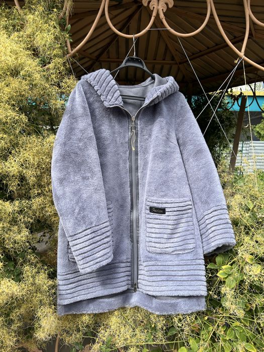 Продам новую женскую  двустроннюю дублену .