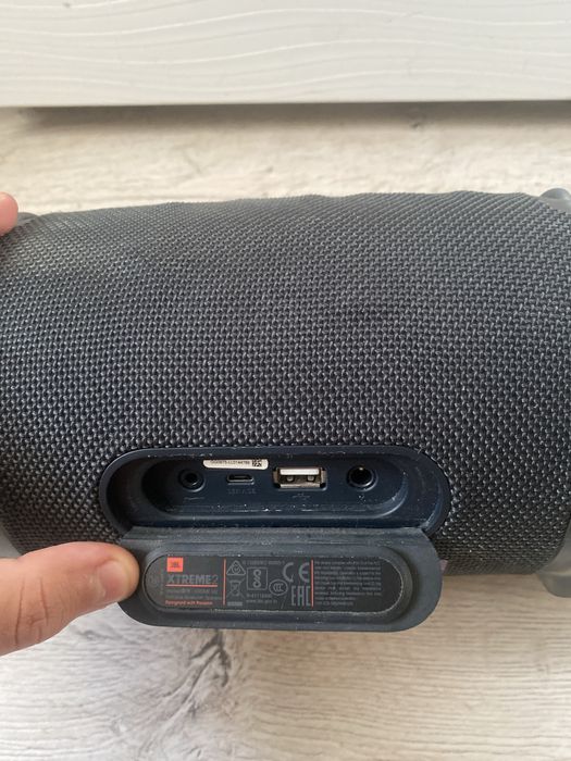 Vand boxa JBL xtreme 2 in stare perfect functionala