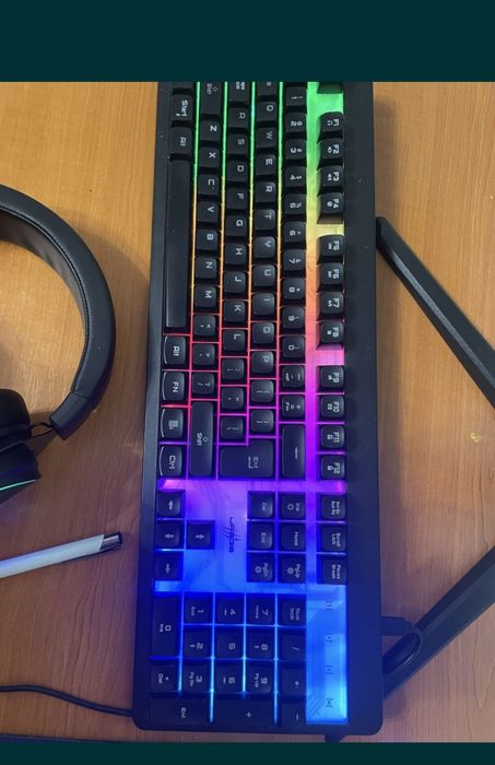 Vând calculator gaming mid-range+monitor si periferice