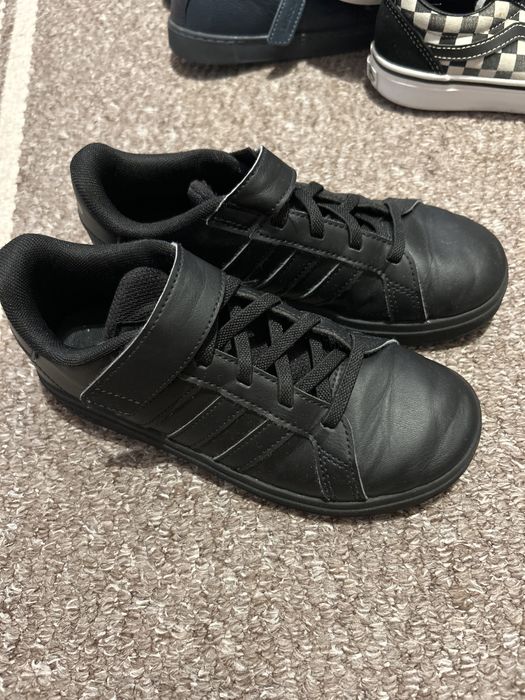 Adidas , marimea 32