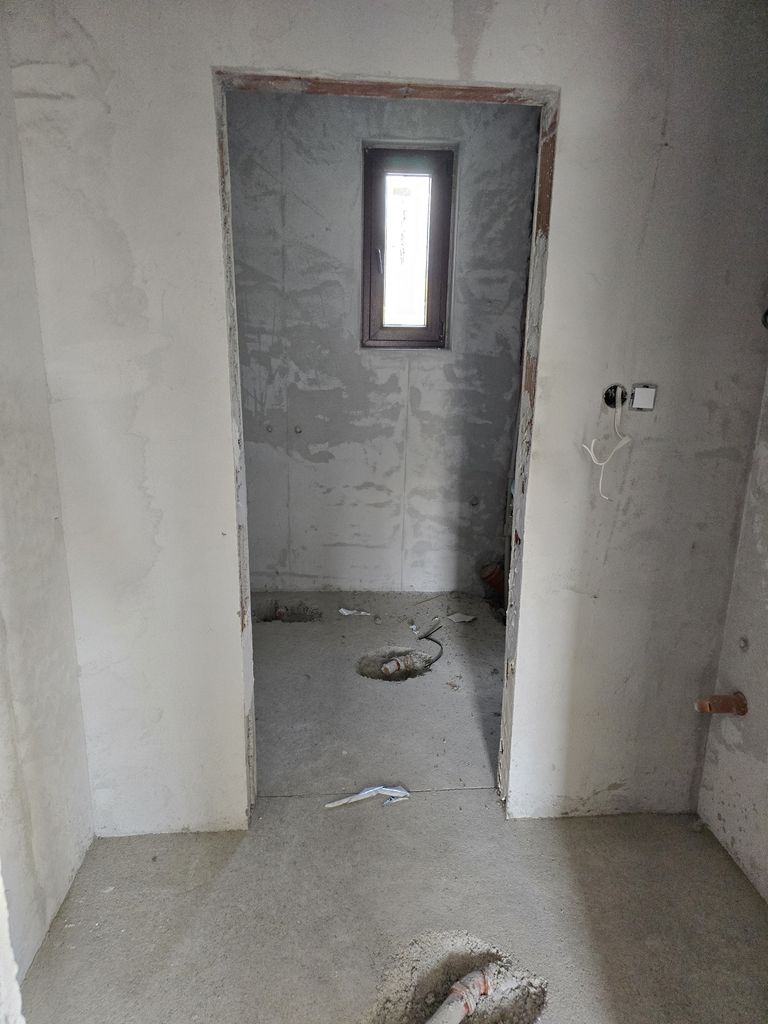 Продава се Двустаен апартамент в Казанлък - 70 кв.м за 1020 €/кв.м - Снимка #4