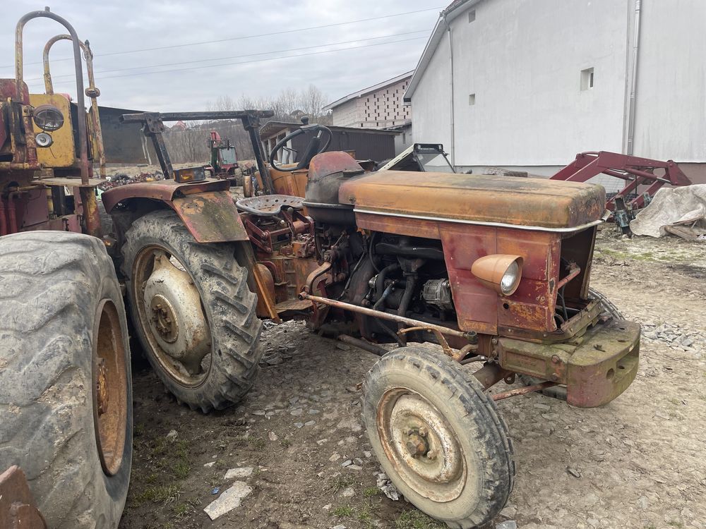 Dezmembrez renault tractor piese