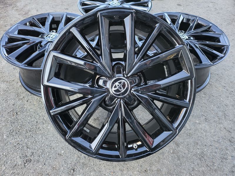 17цола Toyota 5x114,3 Тойота 4бр Оригинални