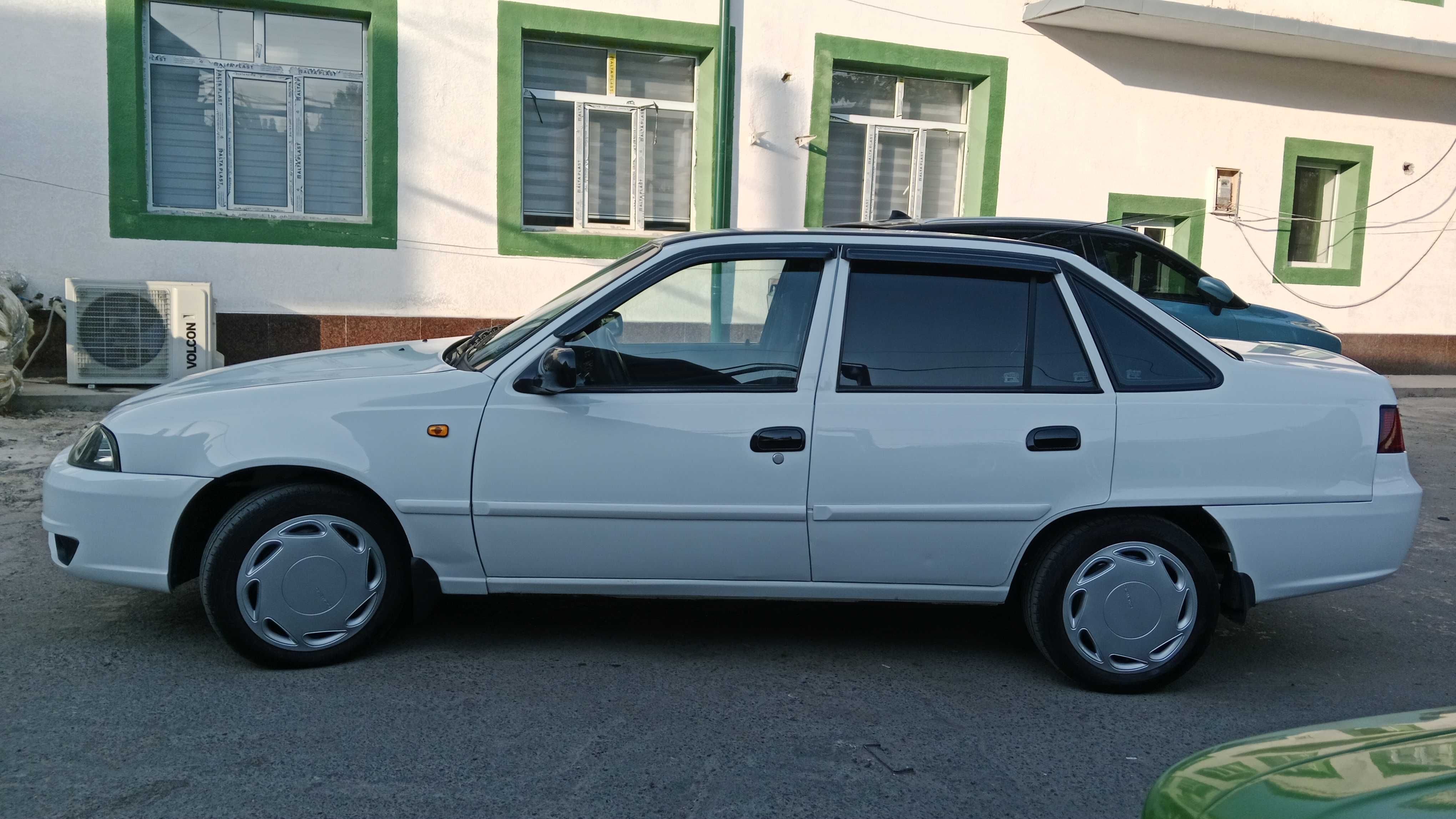 Nexia 2 2011 gaz-benzin