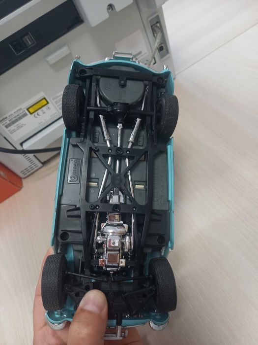 Метална кола chevrolet 1/18