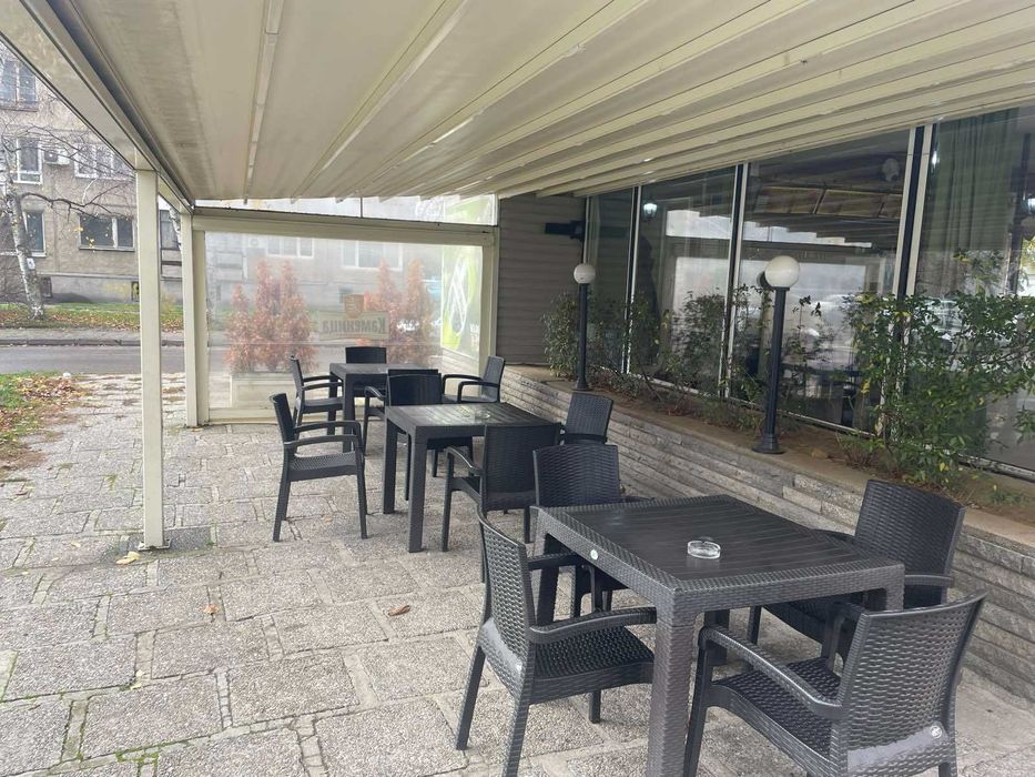 Мебели за заведение