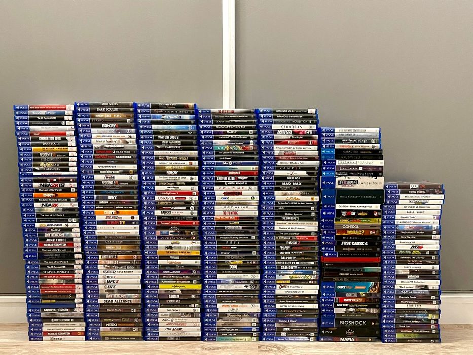 Playstation 4 Slim ( 4 jocuri la alegere + cont jocuri digilate !)