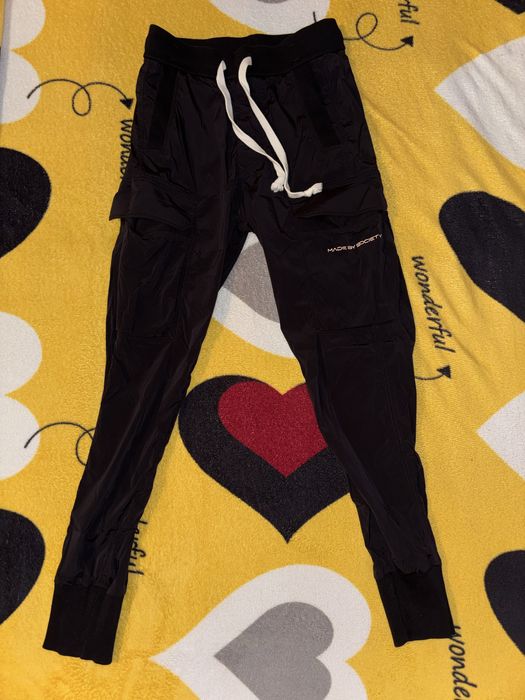 Pantaloni made by society