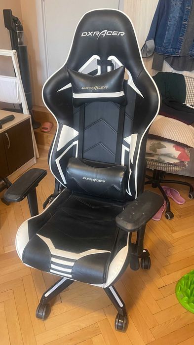 Гейминг стол DXRacer - Racing V2 OH/RV131/NW