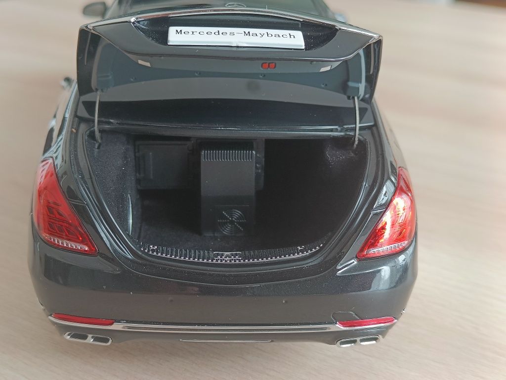 Mercedes S class W222, Almost Real 1:18